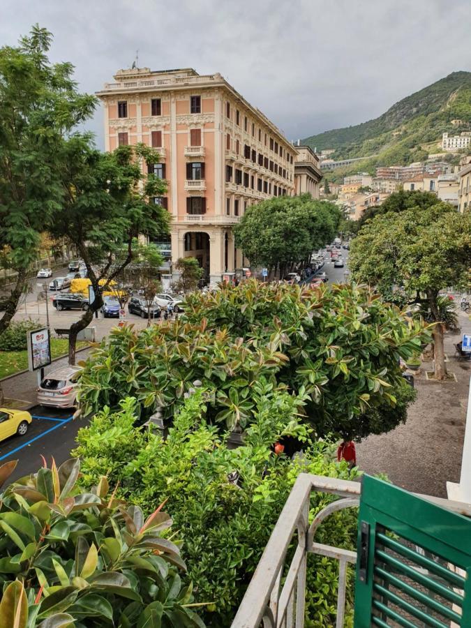 D'Angleterre Guest House Salerno Ngoại thất bức ảnh